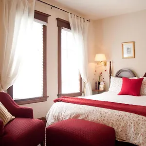 Homestead House 4*, Hamilton Canada
